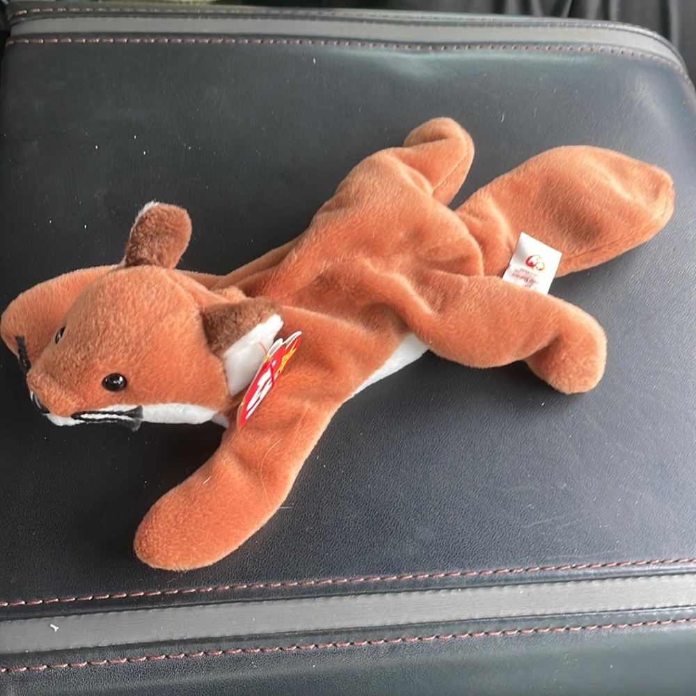 NWT vintage Ty beanie baby Sly the fox white belly birthday September 12 1996 :)